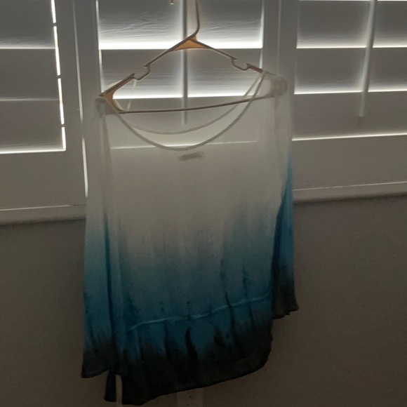 Tops - A blouse